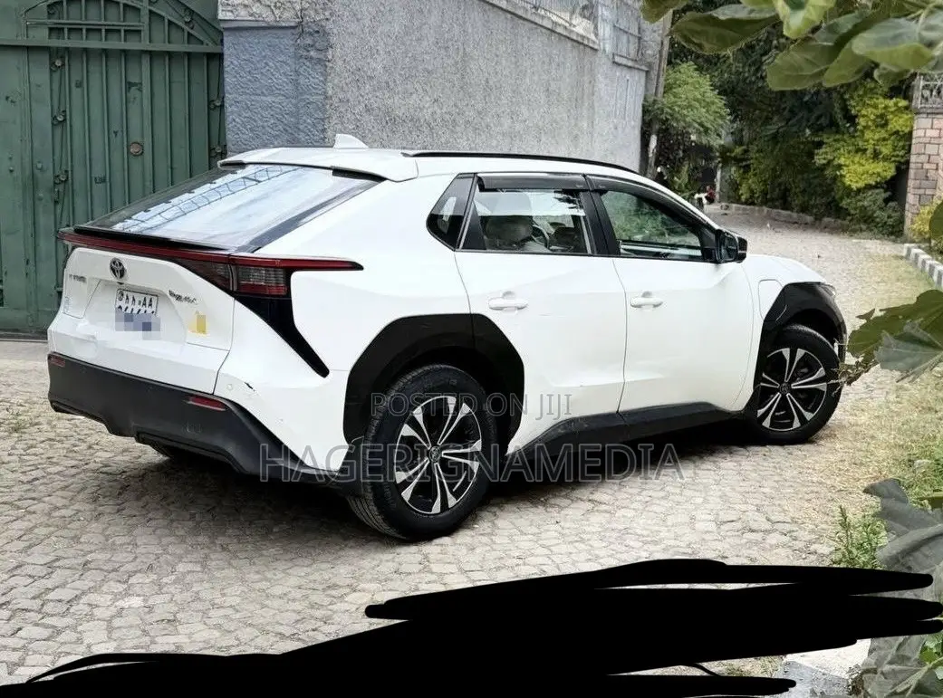 Toyota bZ4X 2023 White
