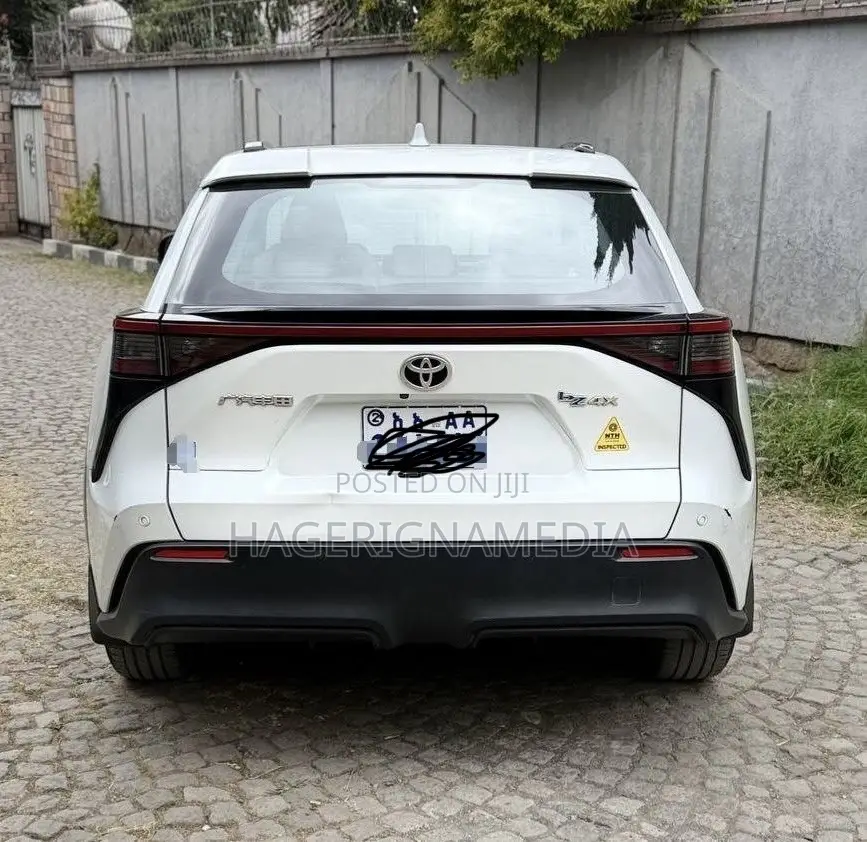 Toyota bZ4X 2023 White