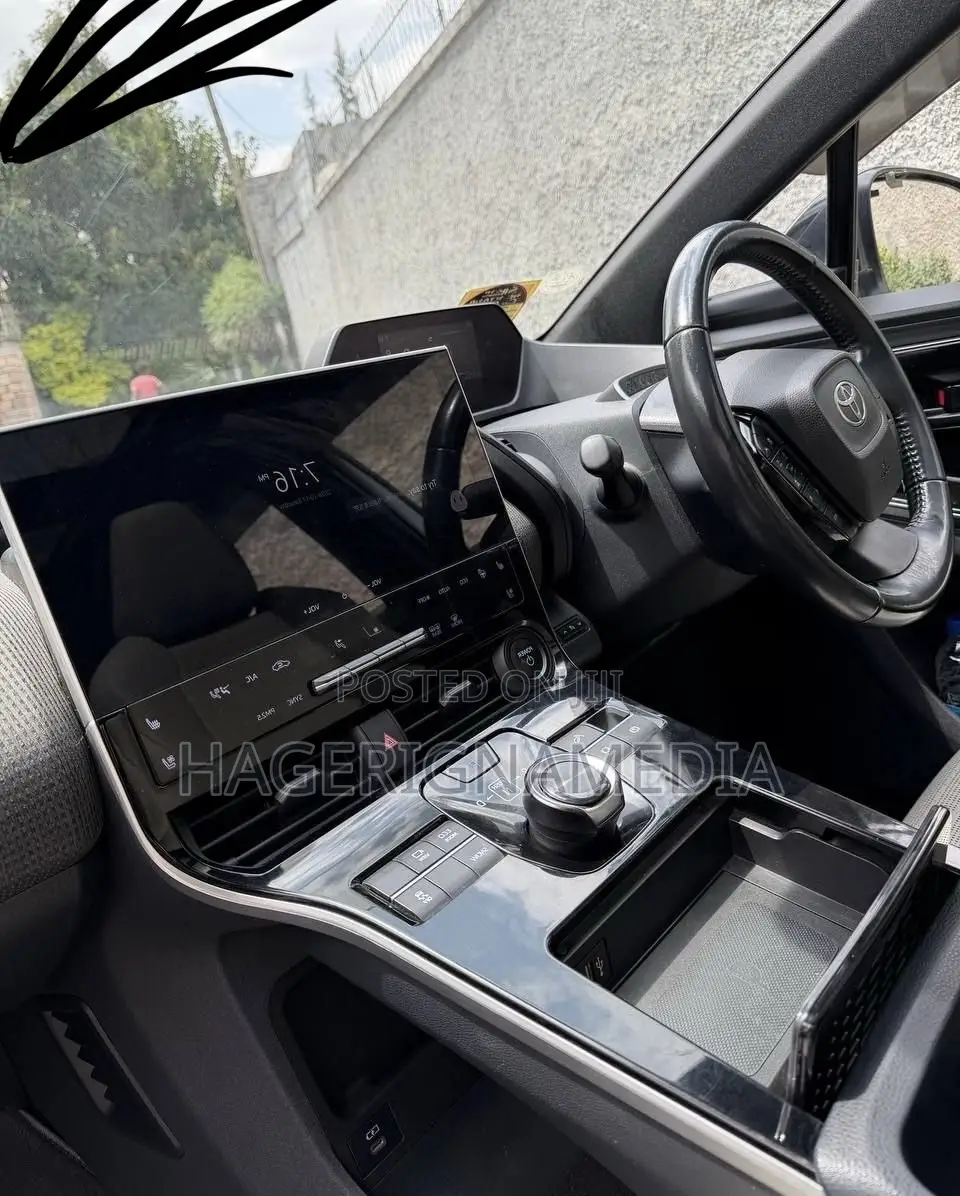 Toyota bZ4X 2023 White