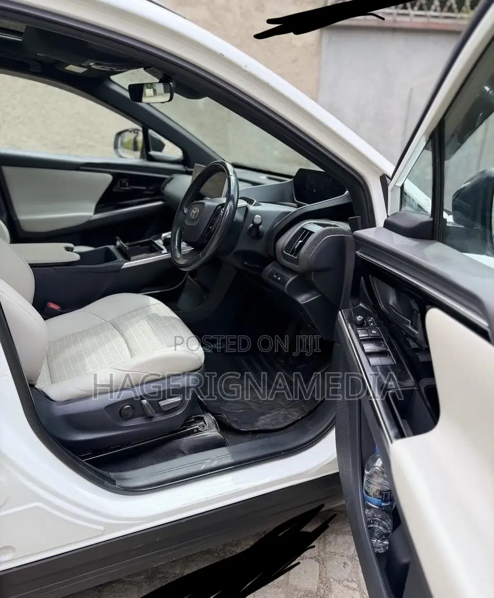 Toyota bZ4X 2023 White