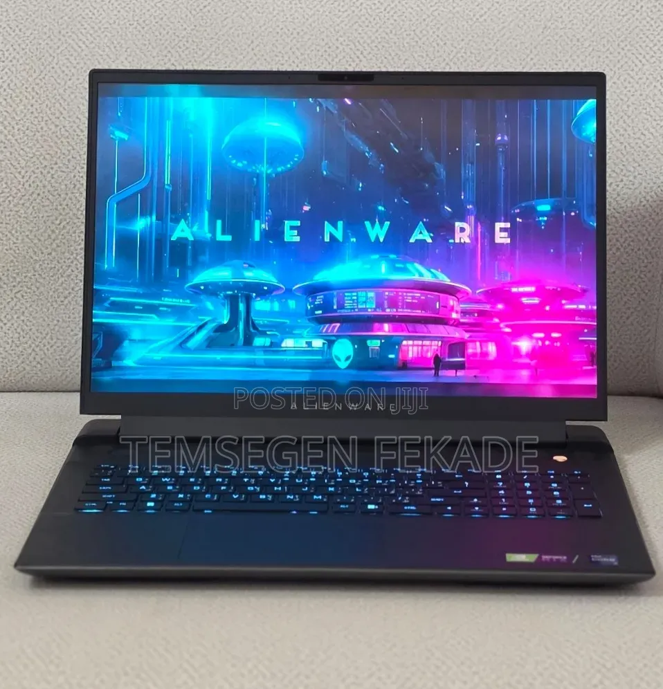 New Laptop Alienware M18 R2 32GB Intel Core i9 SSD 2T
