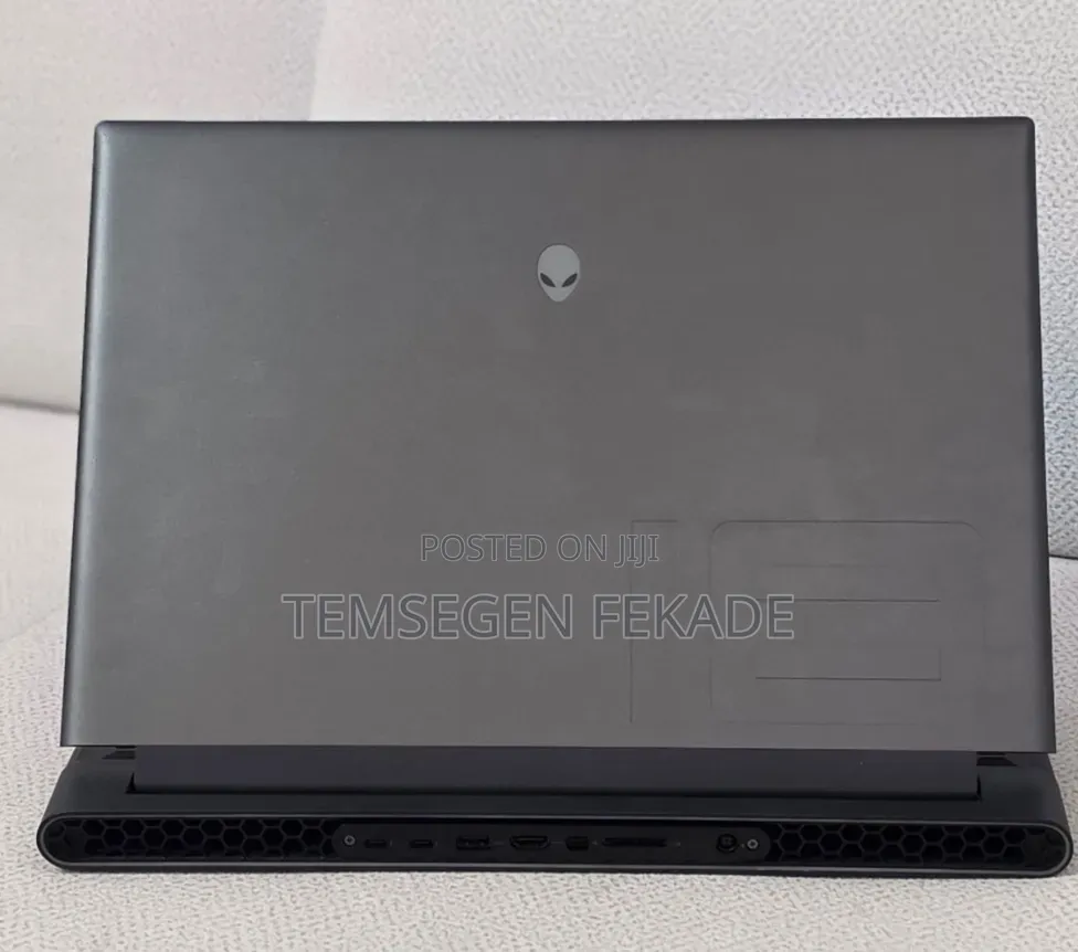 New Laptop Alienware M18 R2 32GB Intel Core i9 SSD 2T