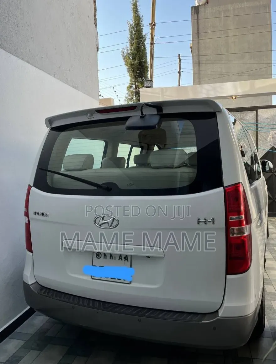 Hyundai H1 2021 White