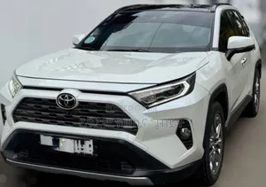 Toyota RAV4 2021 White