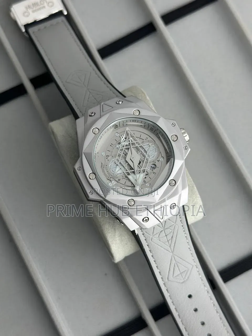 Genuine HUBLOT GENEVA
Gentlemen's Branded Watch