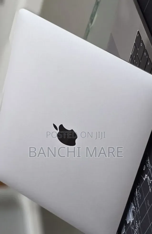 New Laptop Apple MacBook 2020 32GB Intel Core i7 SSD 1T