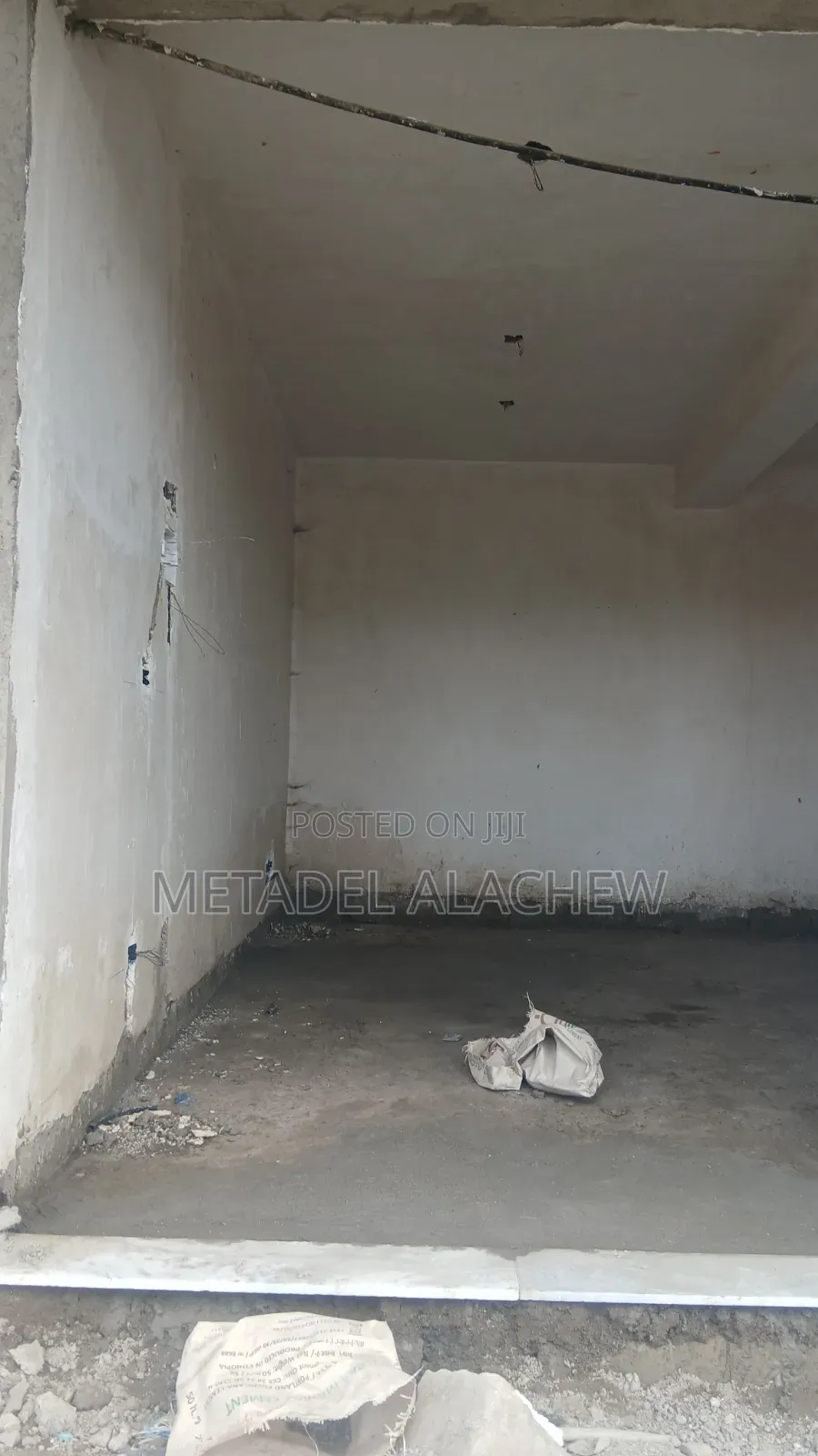 Commercial Shop for Sale at Ayat Train Station