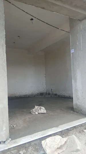 Commercial Shop for Sale at Ayat Train Station