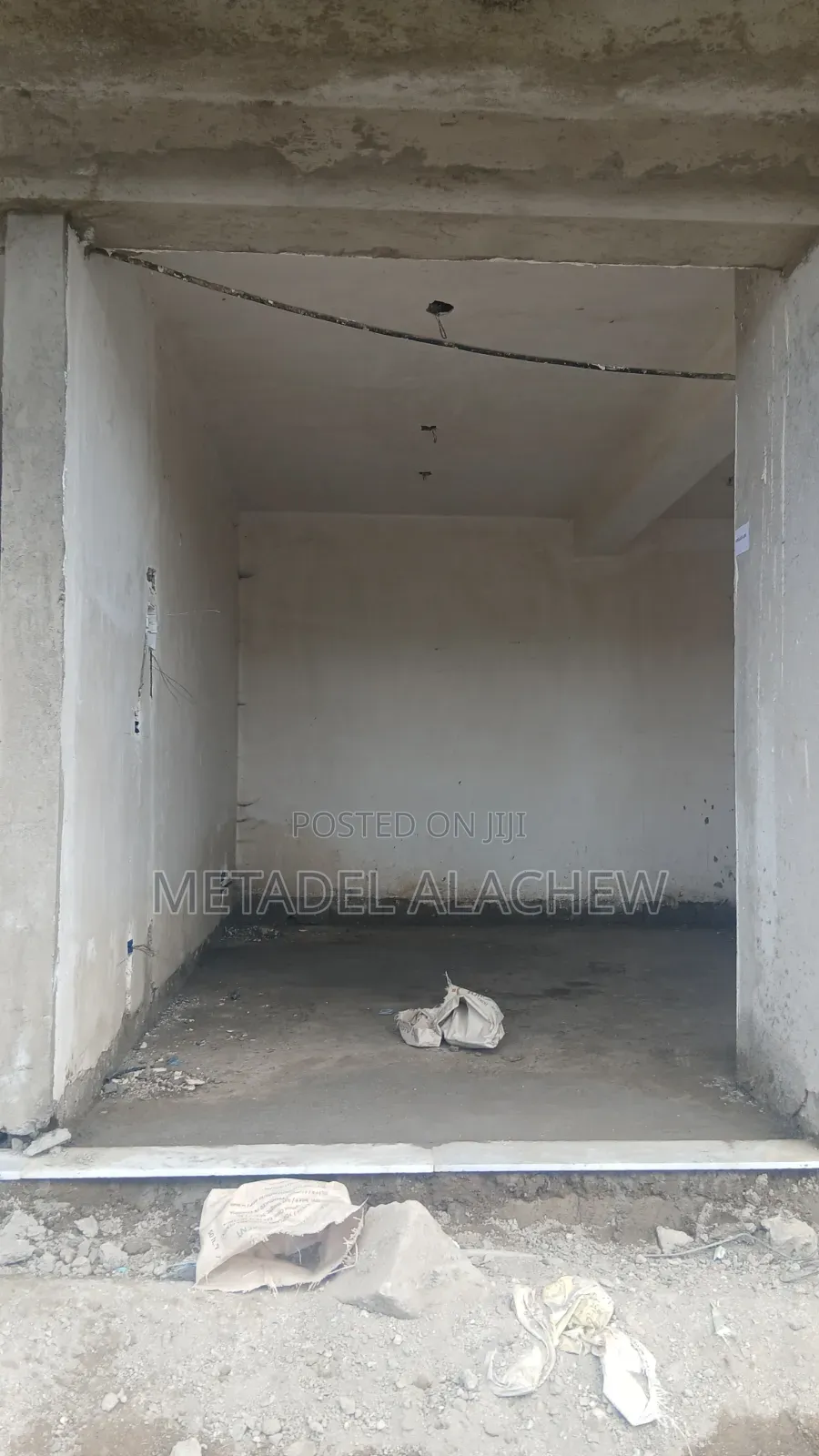 Commercial Shop for Sale at Ayat Train Station