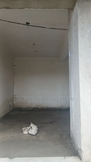 Commercial Shop for Sale at Ayat Train Station