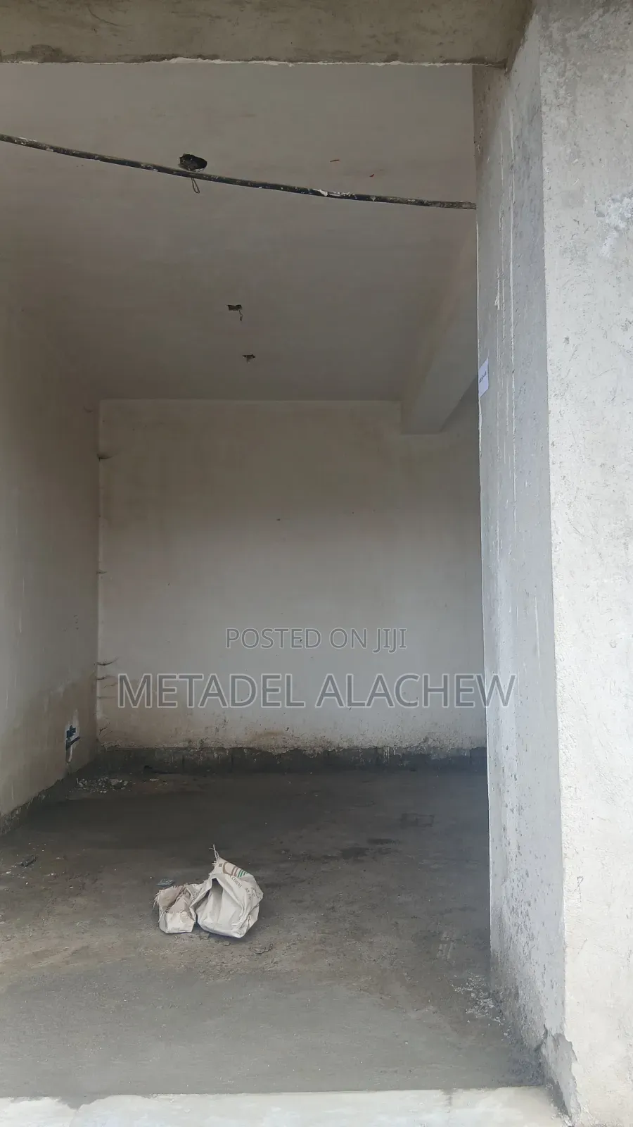 Commercial Shop for Sale at Ayat Train Station