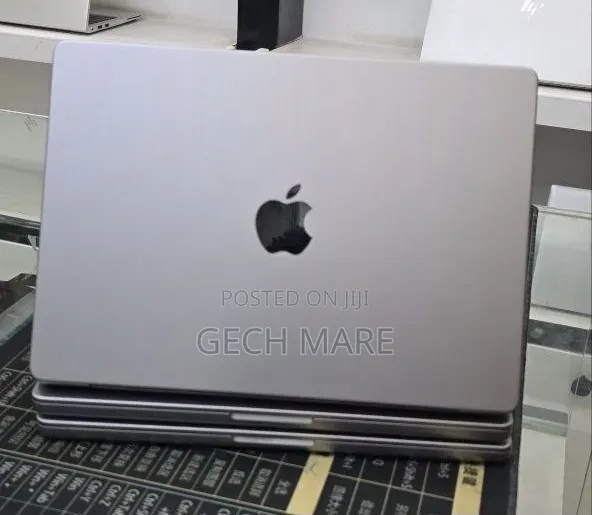 New Laptop Apple MacBook Pro 2021 M1 32GB Apple M1 Pro SSD 512GB