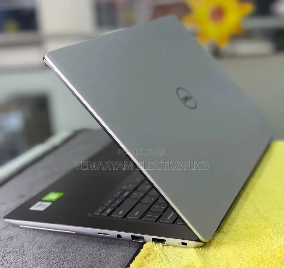 New Laptop Dell Vostro 14 5490 16GB Intel Core i7 SSD 256GB