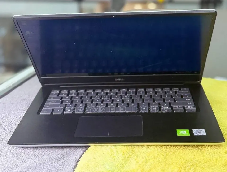 New Laptop Dell Vostro 14 5490 16GB Intel Core i7 SSD 256GB
