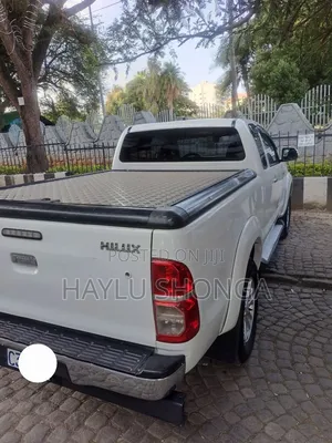 Toyota Hilux 2015 White