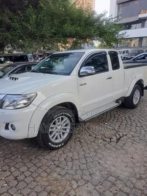 Toyota Hilux 2015 White