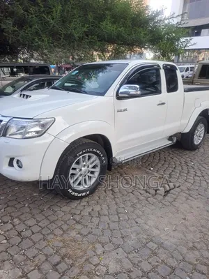 Toyota Hilux 2015 White