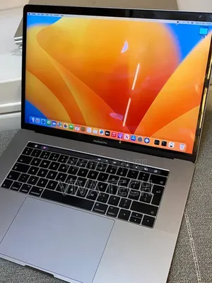 New Laptop Apple MacBook Pro 2017 16GB Intel Core i7 SSD 512GB