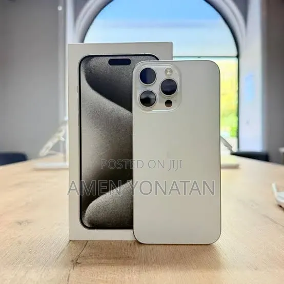 New Apple iPhone 15 Pro Max 256 GB White