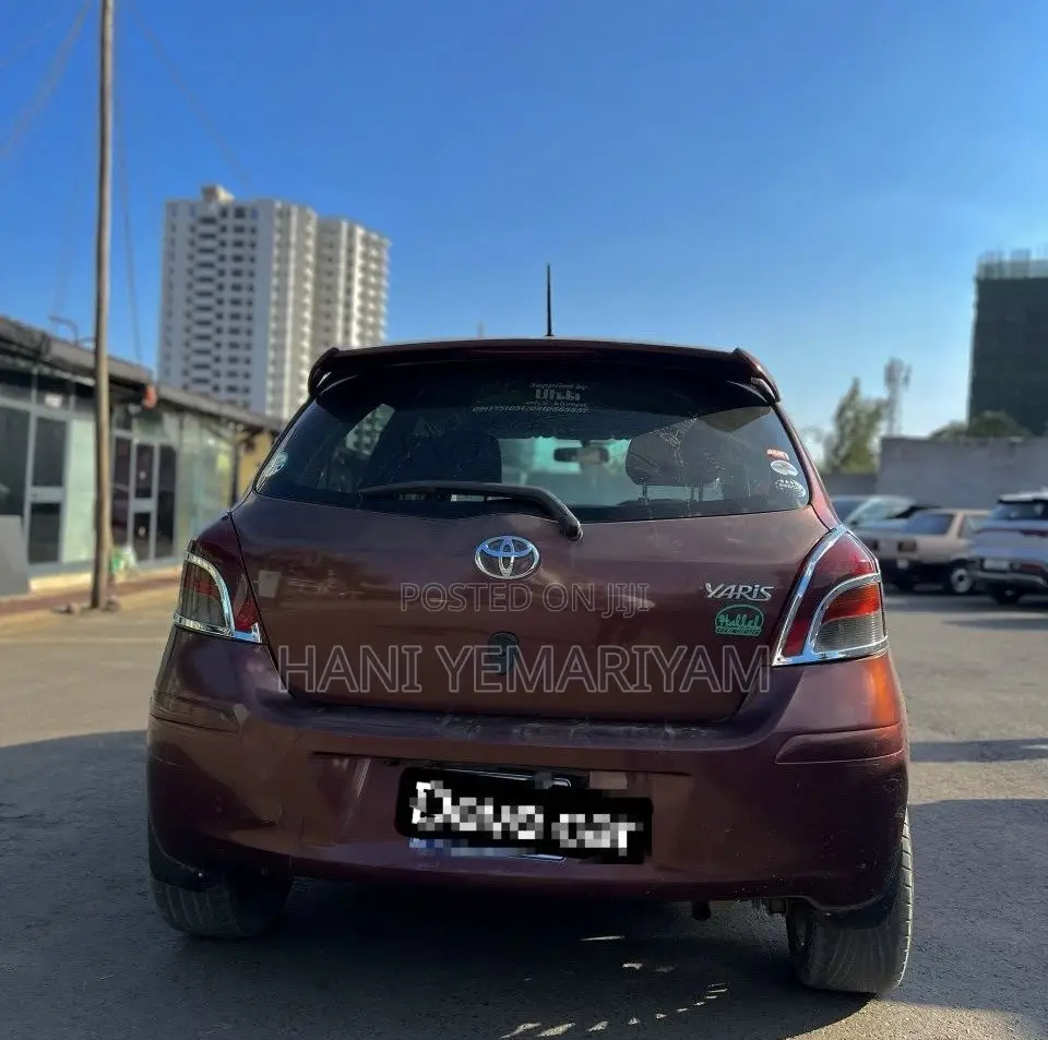 Toyota Yaris 2010 Burgundy