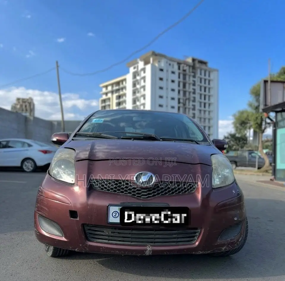 Toyota Yaris 2010 Burgundy