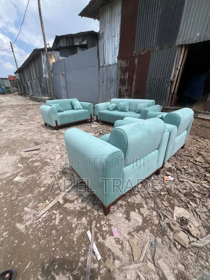 ጥራት ያለው አዲስ የሶፋ ስብስብ (Sofa Set)