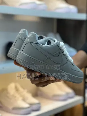  NIKE AIRFORCE 1 Low
