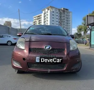Toyota Yaris 2010 Brown