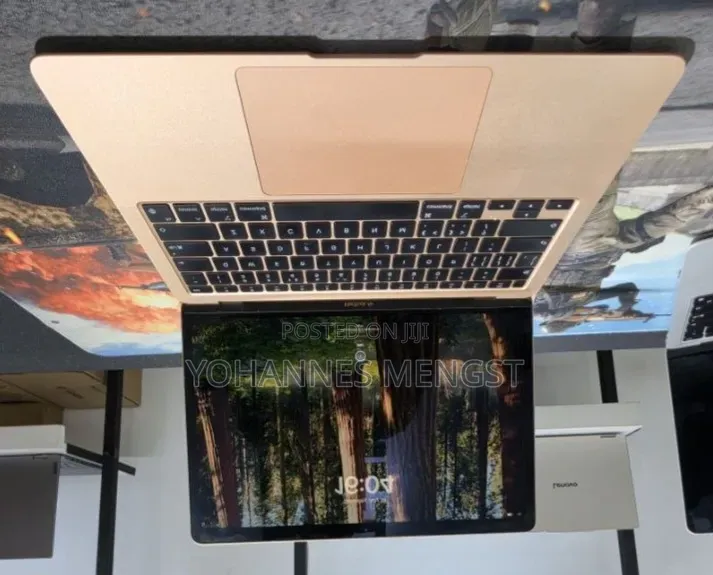New Laptop Apple MacBook Air 2020 M1 8GB Apple M1 SSD 256GB