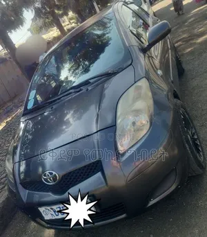Toyota Yaris 2009 Gray