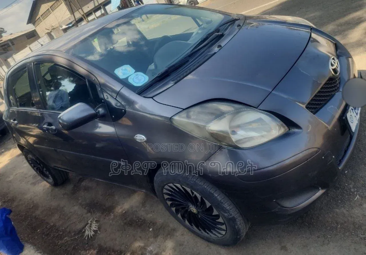 Toyota Yaris 2009 Gray