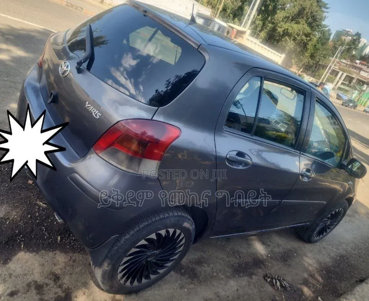 Toyota Yaris 2009 Gray