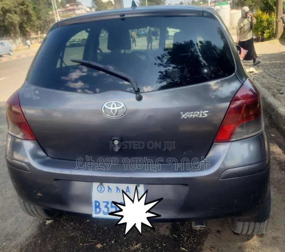 Toyota Yaris 2009 Gray