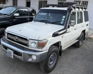Toyota Land Cruiser 2014 White