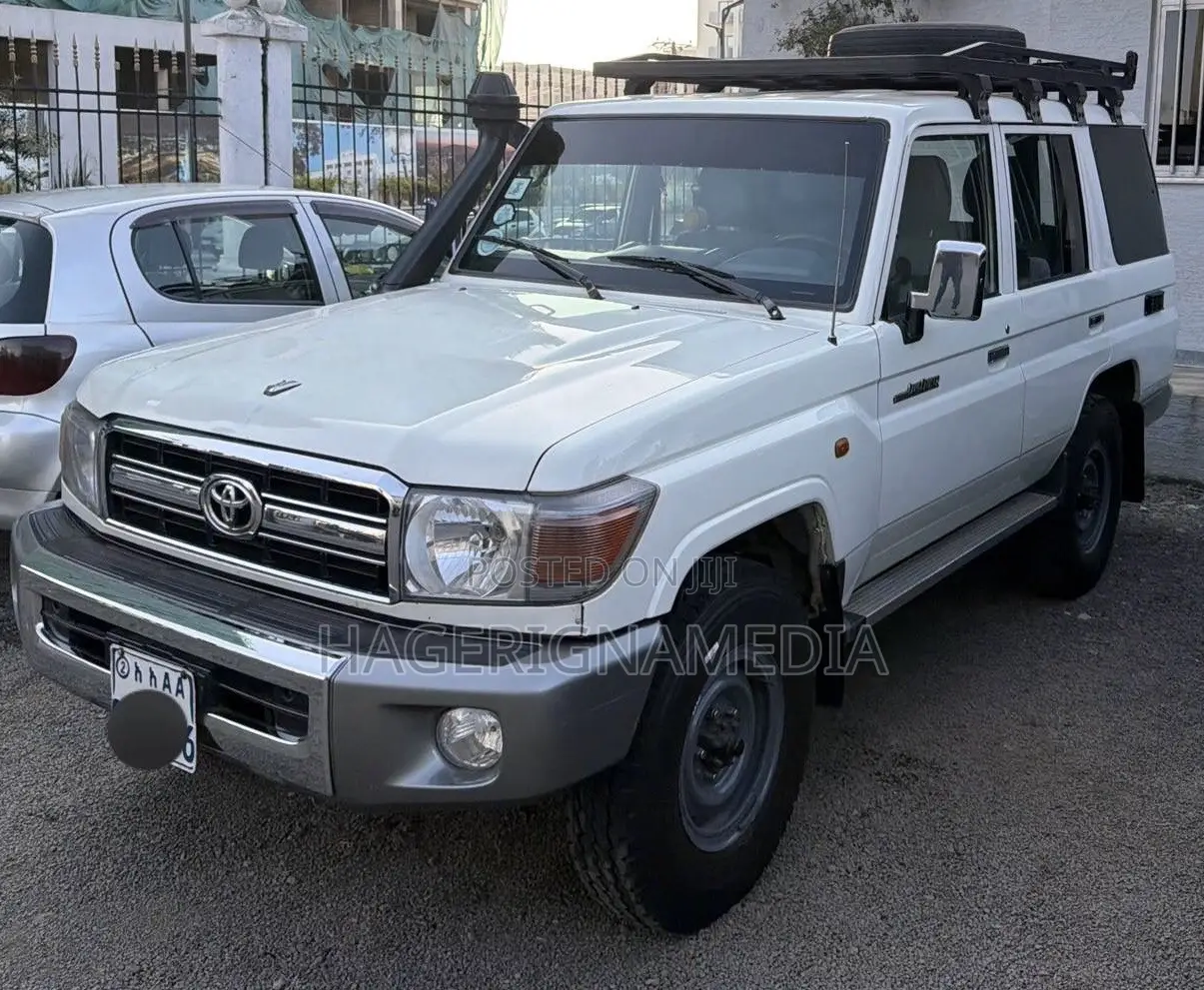 Toyota Land Cruiser 2014 White