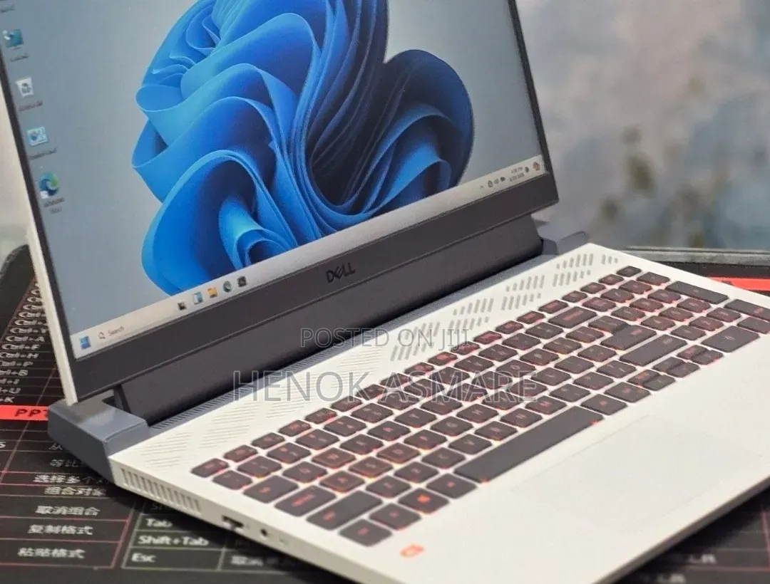 New Laptop Dell G15 5510 16GB Intel Core Ultra 7 SSD 512GB