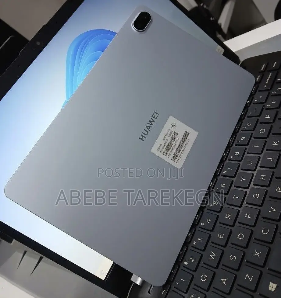 New Server Huawei 8GB Qualcomm Snapdragon X Plus SSD 128GB