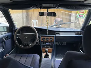 Mercedes-Benz 190E 1993 White