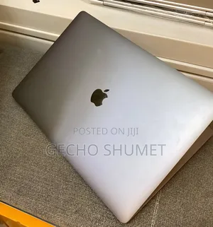 New Laptop Apple MacBook Pro 2017 16GB Intel Core i7 SSD 512GB