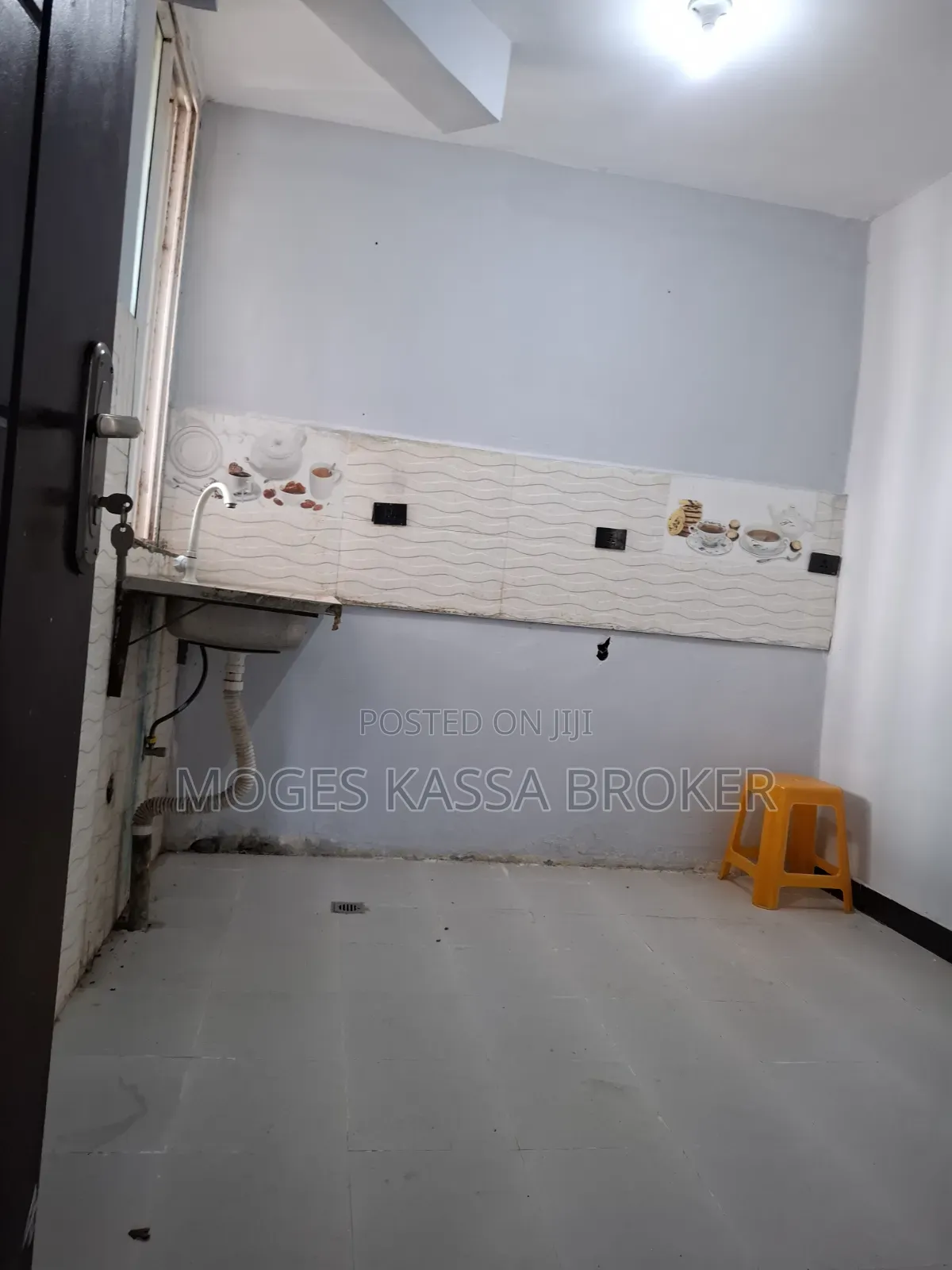 Furnished 3bdrm Condo in ኮዬ ፈቼ 20/80 ኮንዶሚንየም, Yeka for sale