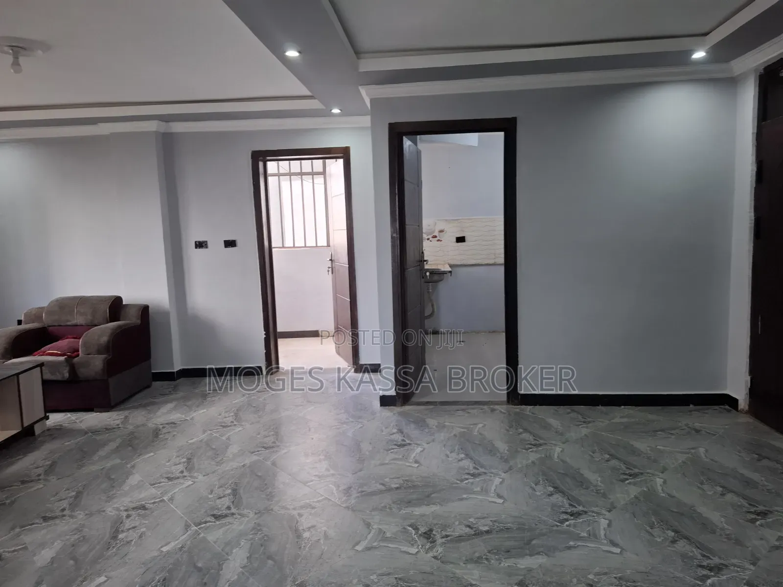 Furnished 3bdrm Condo in ኮዬ ፈቼ 20/80 ኮንዶሚንየም, Yeka for sale