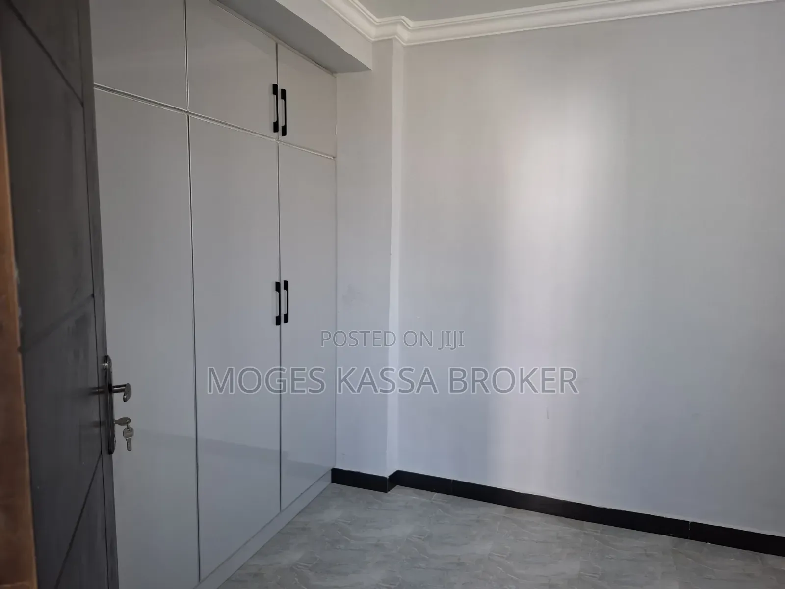 Furnished 3bdrm Condo in ኮዬ ፈቼ 20/80 ኮንዶሚንየም, Yeka for sale
