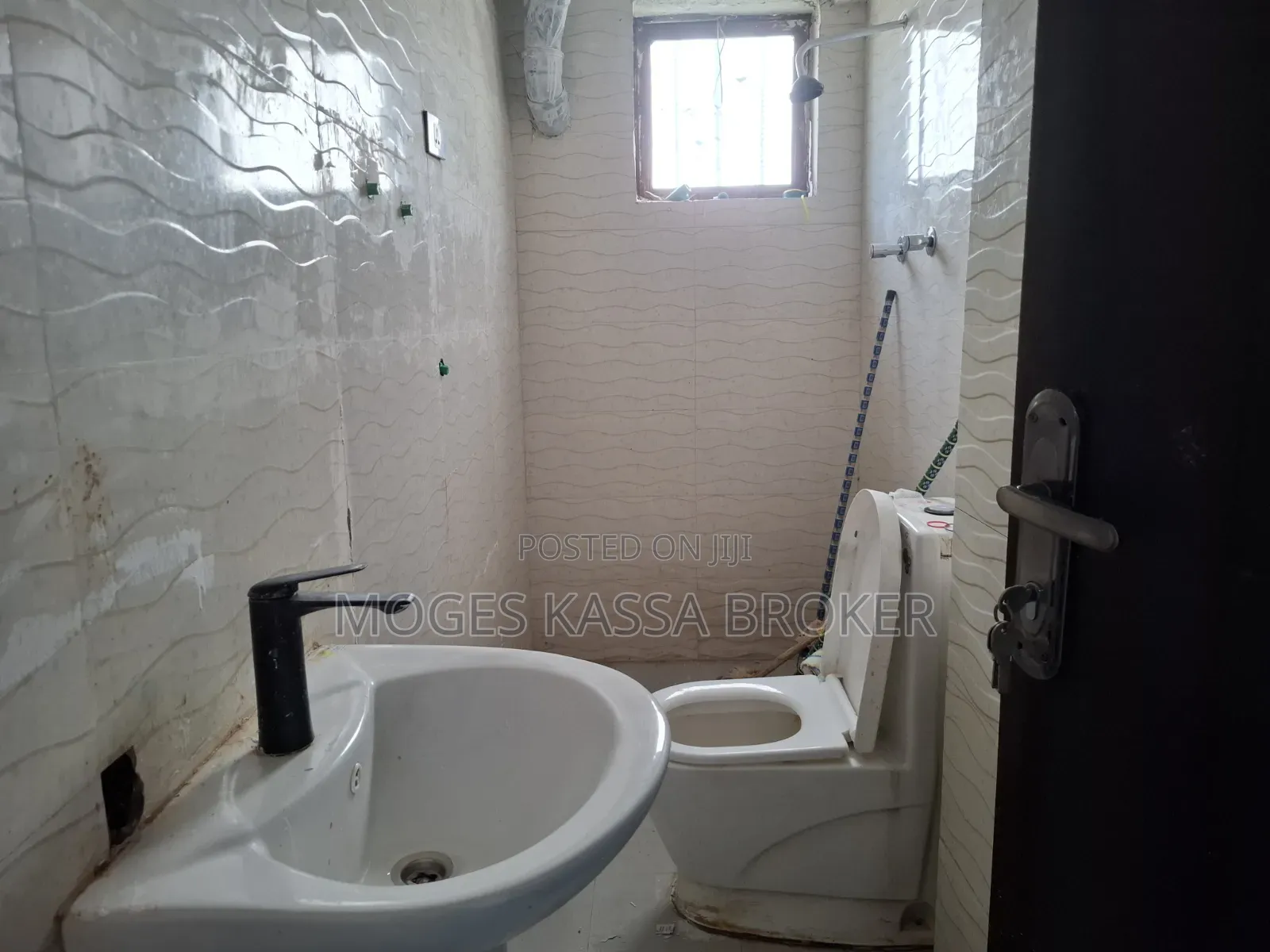 Furnished 3bdrm Condo in ኮዬ ፈቼ 20/80 ኮንዶሚንየም, Yeka for sale