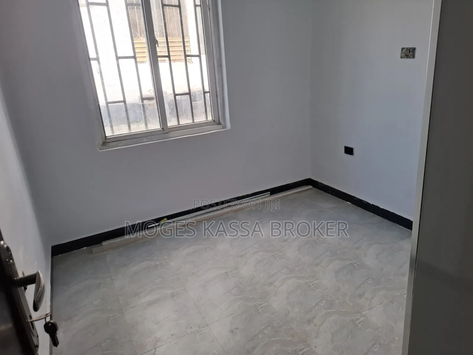 Furnished 3bdrm Condo in ኮዬ ፈቼ 20/80 ኮንዶሚንየም, Yeka for sale