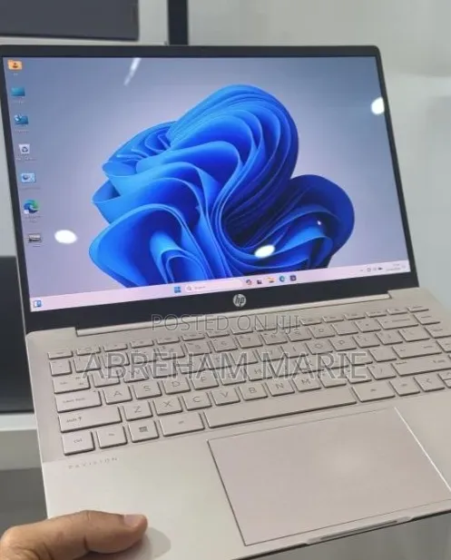 New Laptop HP Pavilion 14 16GB Intel Core i7 SSD 512GB