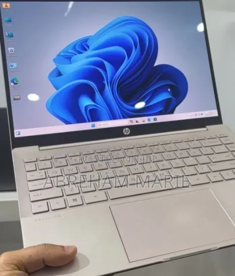 New Laptop HP Pavilion 14 16GB Intel Core i7 SSD 512GB