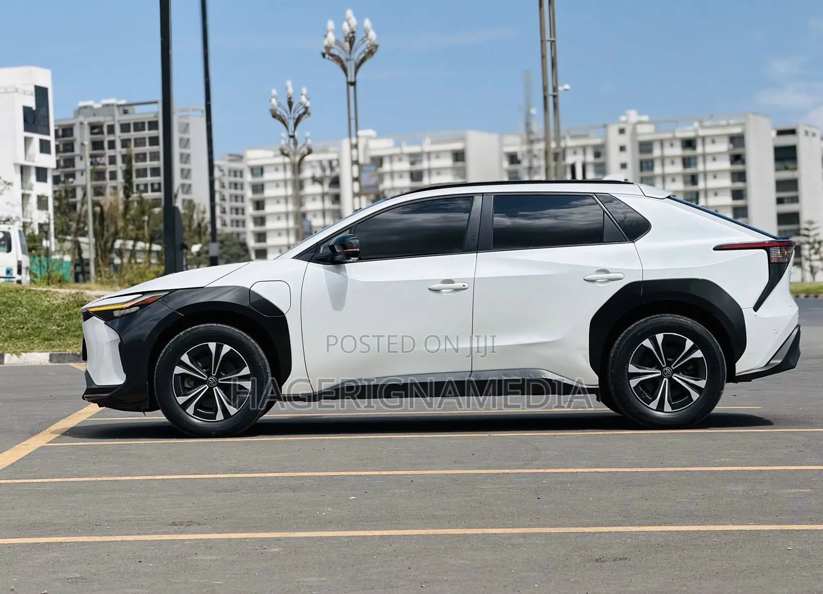 Toyota bZ4X 2023 White