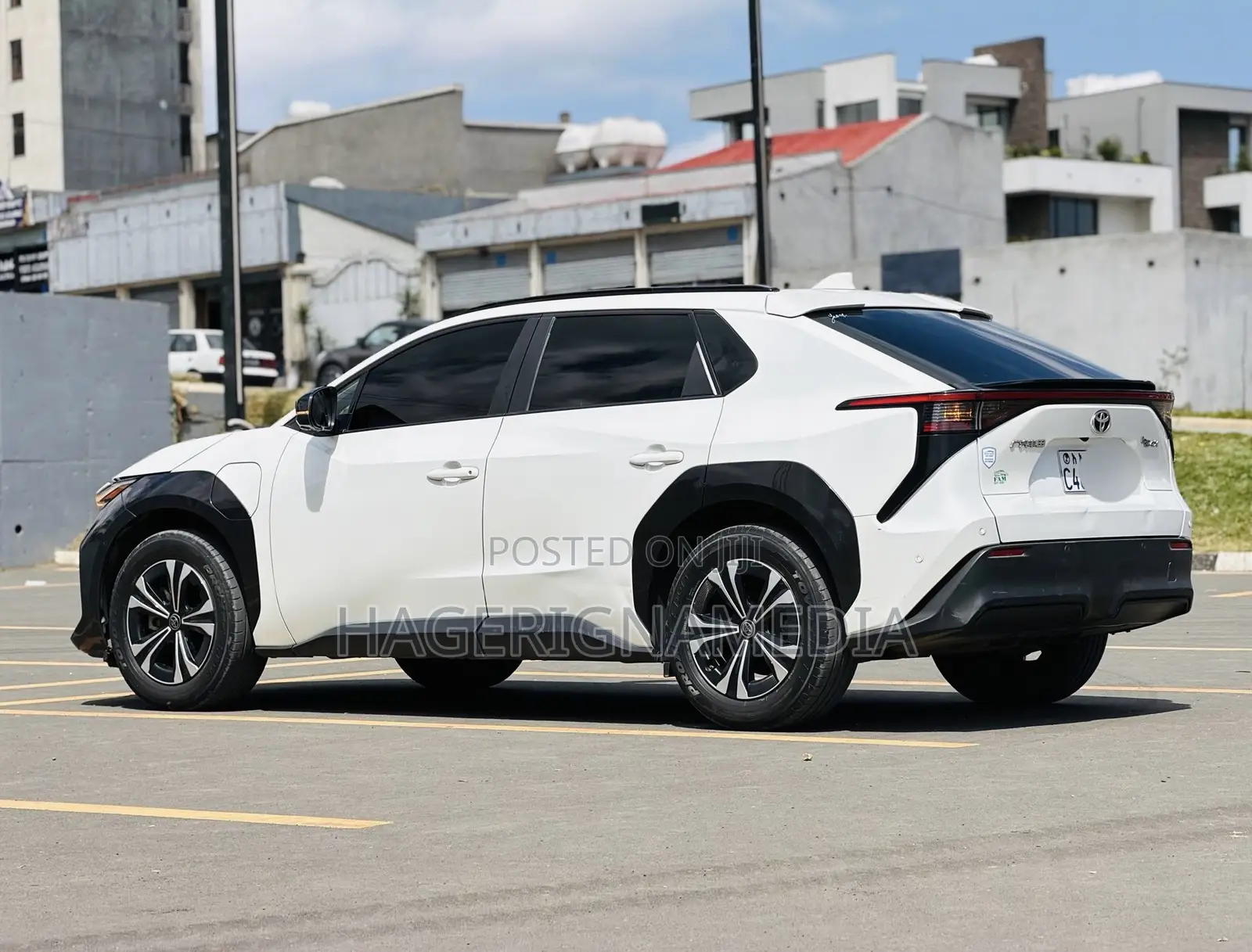 Toyota bZ4X 2023 White