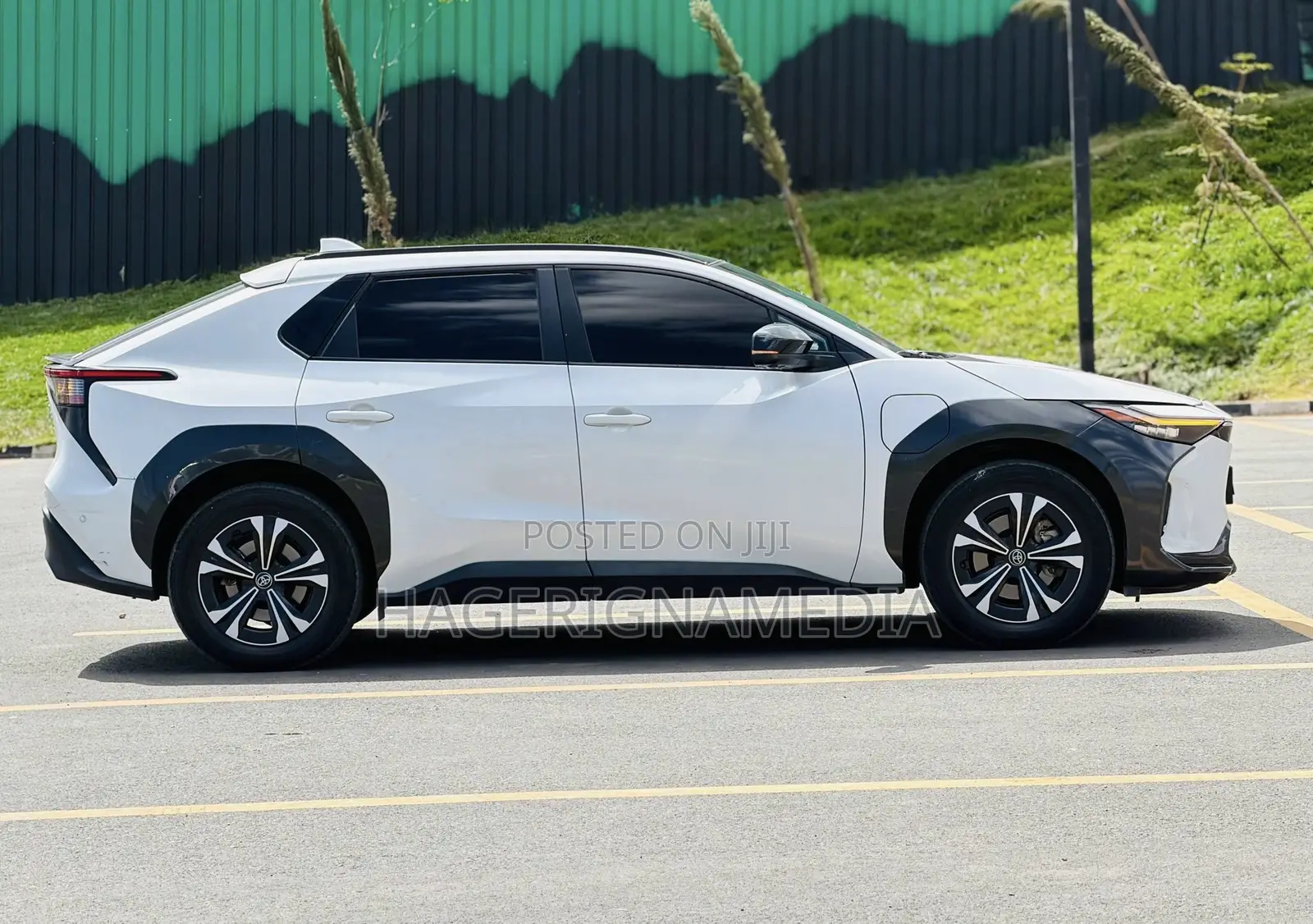 Toyota bZ4X 2023 White