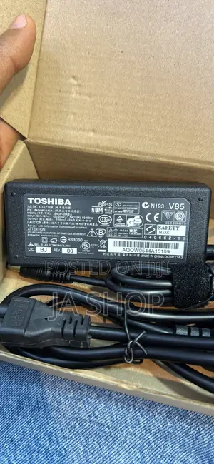 Toshiba Laptop Charger – 65W AC Adapter